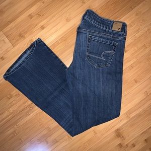 VGUC American Eagle Favorite Boyfriend Jeans